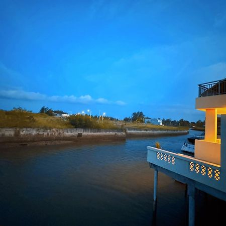Canoe And Fishing , Free Pickup Villa Batam Exterior photo