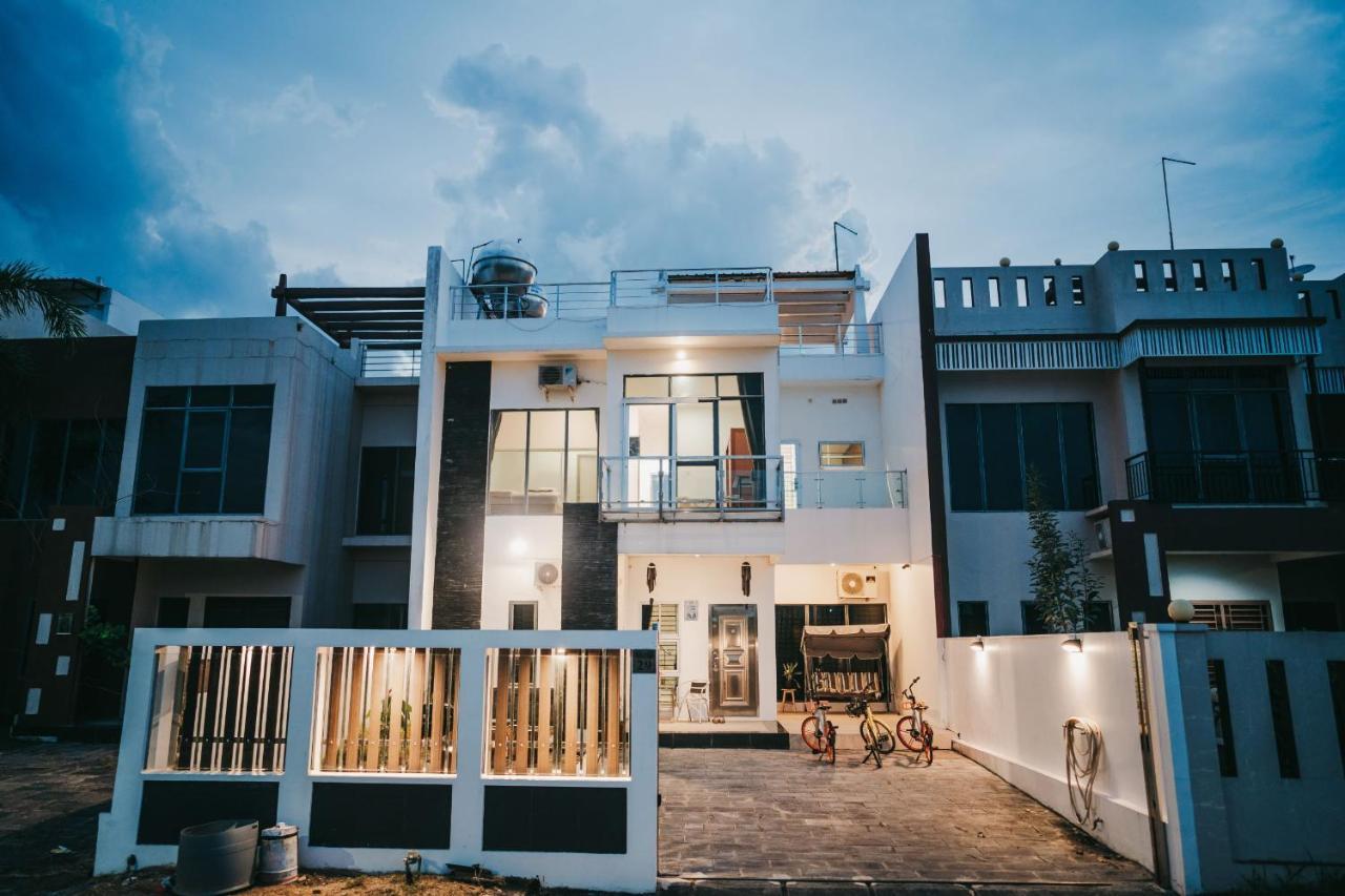 Canoe And Fishing , Free Pickup Villa Batam Exterior photo