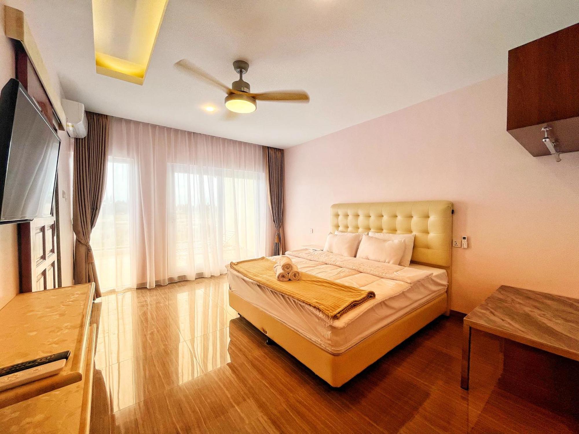 Canoe And Fishing , Free Pickup Villa Batam Room photo